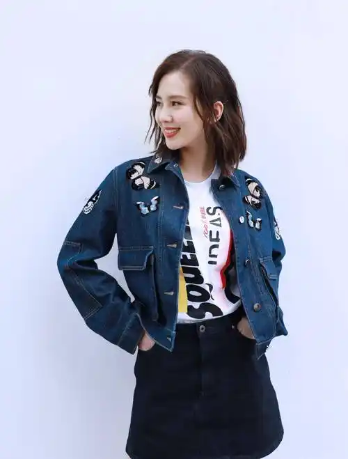 刘诗诗终于发力了,高端杂志拍到手软,白衣造型再次惊艳众人