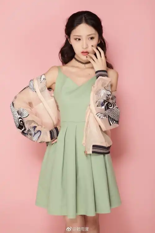 90后美女赖雨濛高清个人写真照1995年3月18日出生于