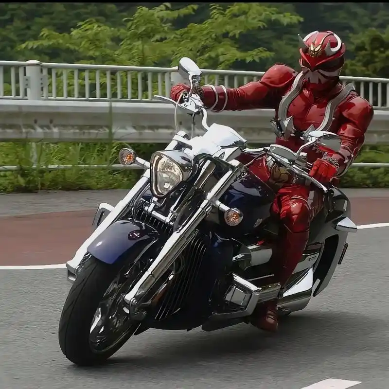 摩托车 #假面骑士响鬼 载具原型:本田瓦 - 抖音