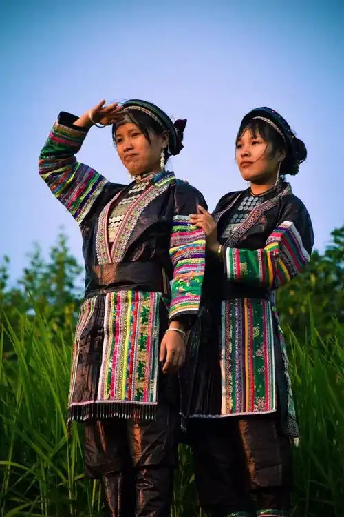 其中包括瑶族服饰,瑶族山歌,瑶族古歌