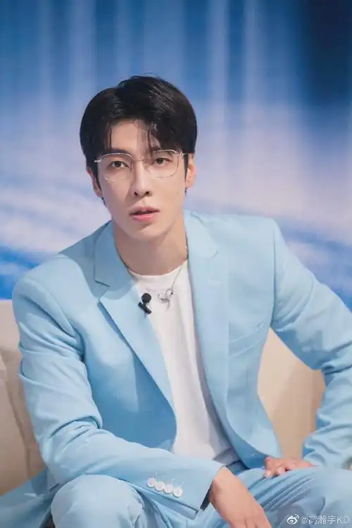 高瀚宇拍摄花絮##高瀚宇蓝色西装