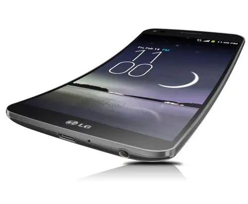 狮城论坛小编吐槽过的lg曲屏手机登陆新加坡了售998新