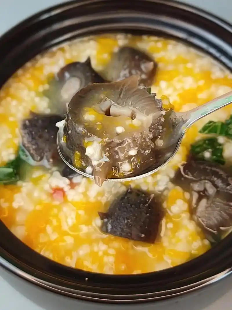 【海参枸杞小米粥】老人小孩全家都能吃!冬日里 - 抖音