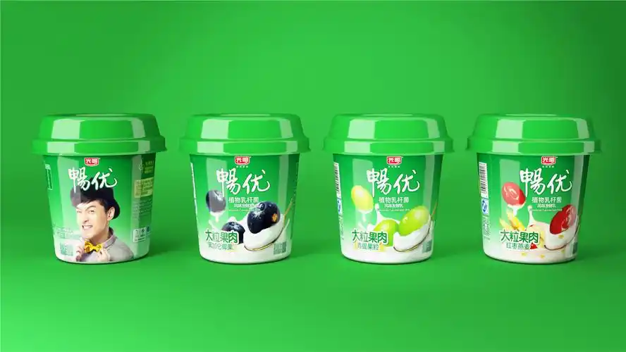 光明乳业《畅优》大果粒酸奶 新品包装及传播