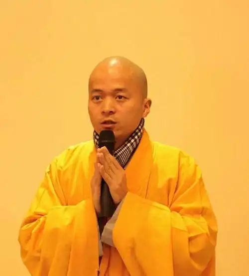 宣读讲经细则及评比办法副院长智超法师讲话常务副院长贤空法师主法