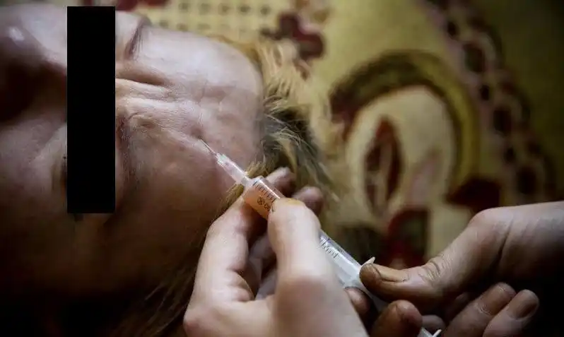 恐惧!"鳄鱼"毒品毁了一对夫妻未来[高清]