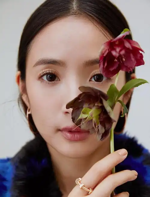 林依晨最新写真曝光演绎摩登复古风