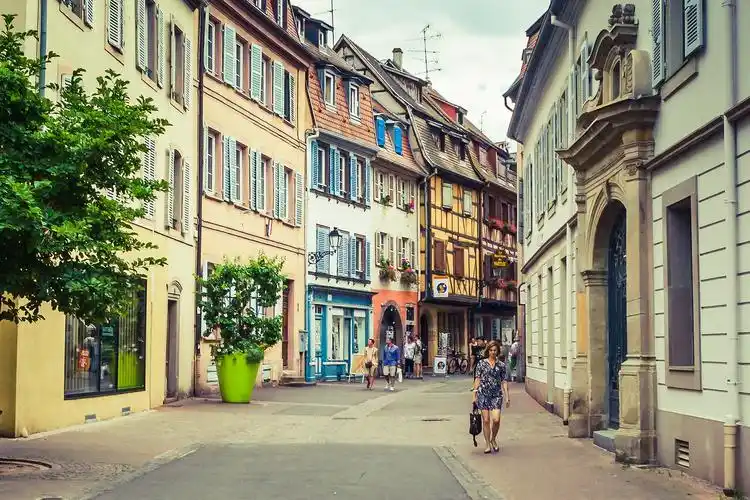法国科尔马(colmar),街口路拍