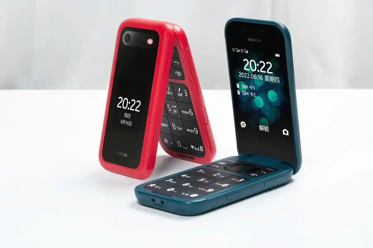 诺基亚翻盖手机2660经典翻盖手机再现.可以座充的翻盖手机, - 抖音
