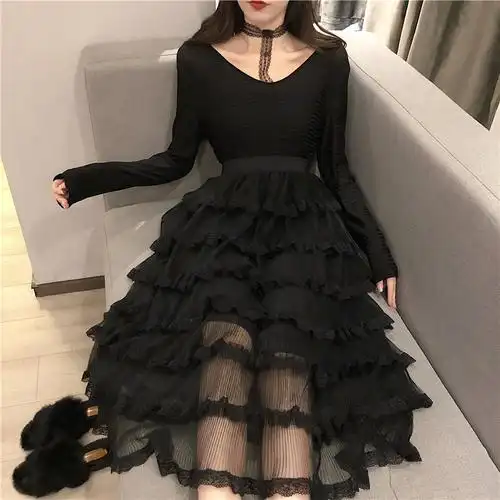 港味新款v领打底蛋糕裙网纱蕾丝黑色长款连衣裙女长袖2018秋冬