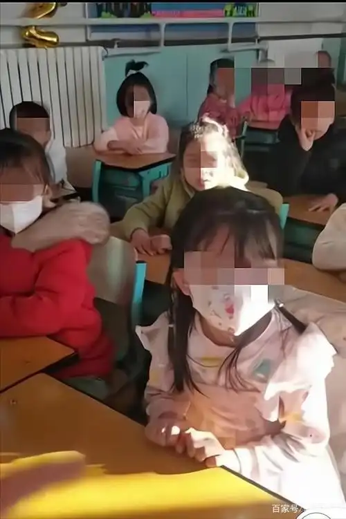 北京一小学女生被老师辱骂动作太恶心竟引起全班人身攻击