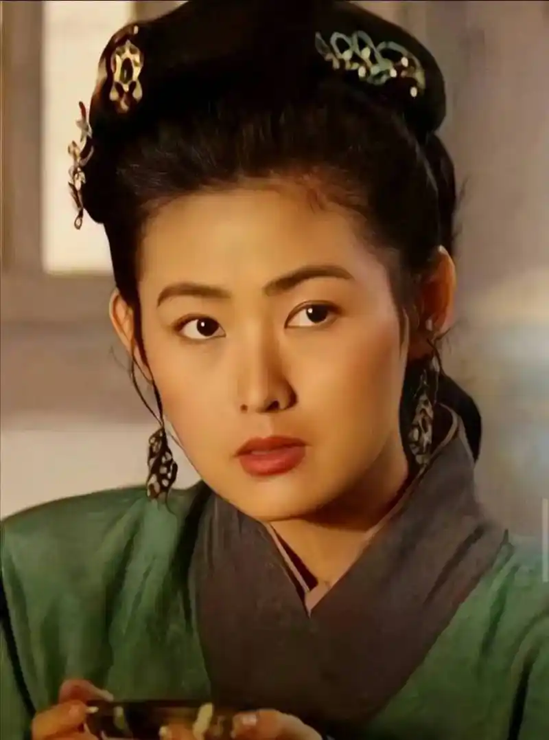 央视98版《水浒传》让剧中潘金莲的饰演者王思懿一夜之间红遍大江南北