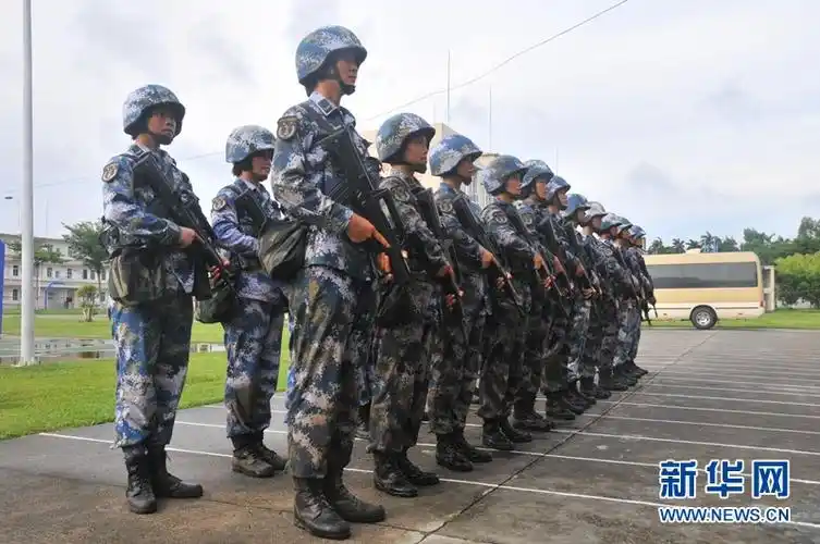 践行"走转改" 展示强军兴军新风貌——"网络媒体国防行"主题采访活动