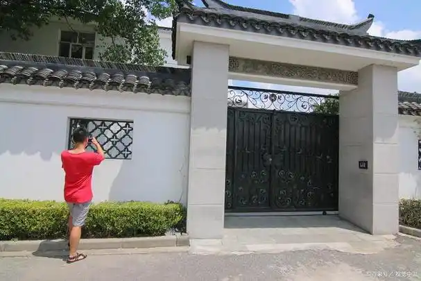 农村人开放大门,城里人为何紧闭心扉?原因令人深思!