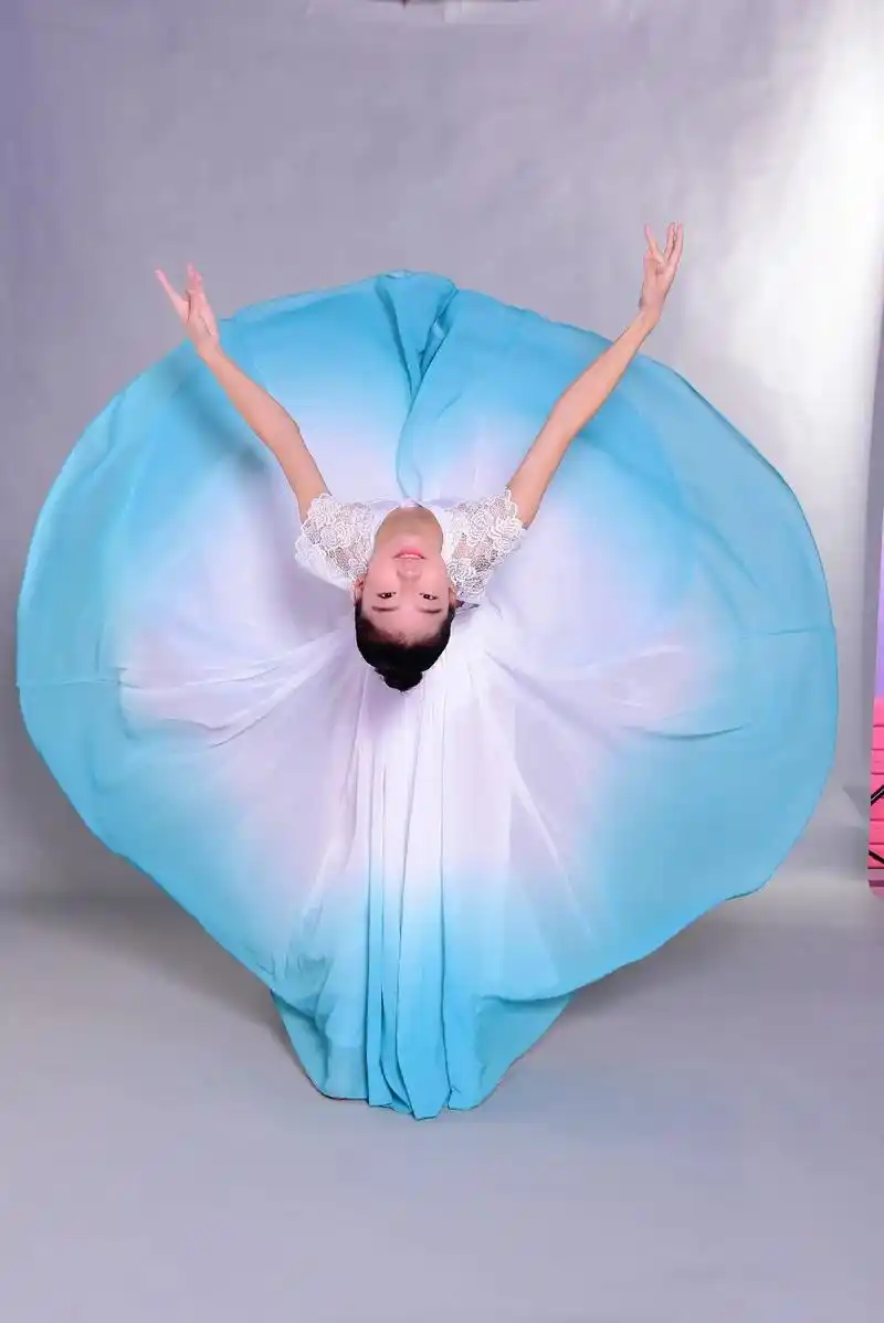 坚持了8年半的舞蹈怎么能不留#舞蹈艺术写真 呢?自从上了初中 - 抖音