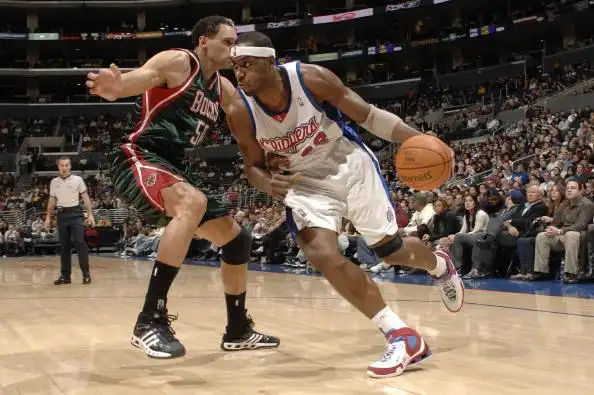 图文-[nba]雄鹿96-115快船 布兰德带球快速突破_篮球-nba_nike新浪