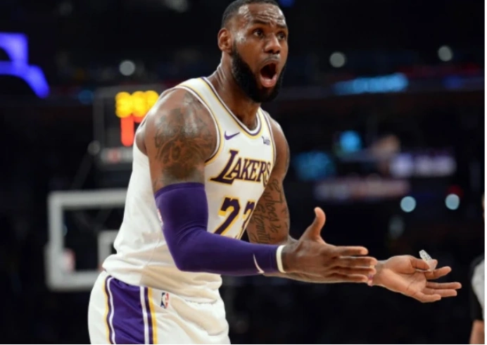 真相大白!湖人输球的原因终于找到,布拉德利创造一尴尬记录