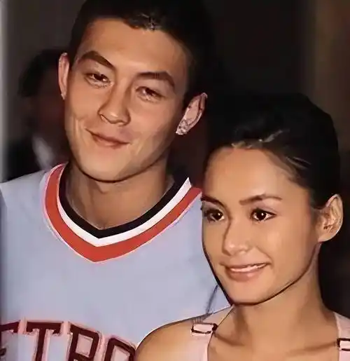 阿娇与陈冠希和余文乐:6000张照片门只是惩罚,她真是傻白甜?