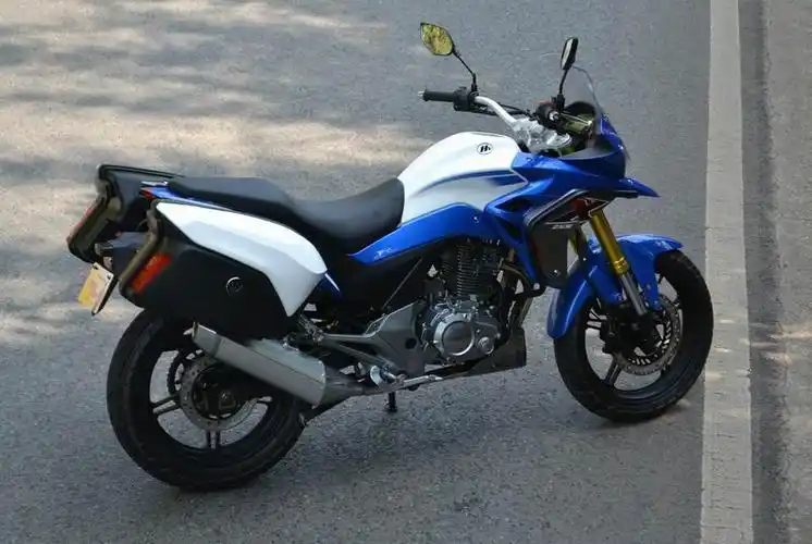 想买一款好边箱的车,不如看看黄河自由250x旅行版吧!