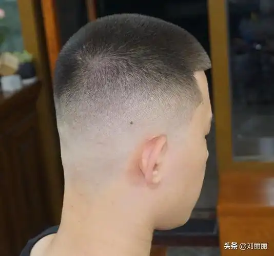 如何剪男士头发男发这样剪无论胖瘦都很帅