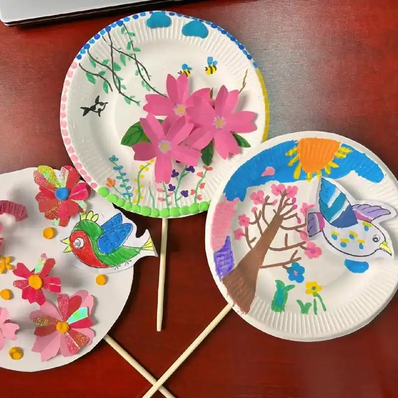 二年级春日手工,纸盘团扇 草长莺飞,桃红柳绿,春天是万物复苏的季节.