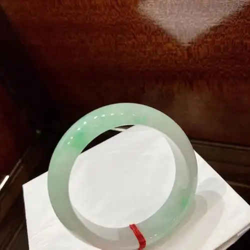 大圈口61种老翠色贵妃镯