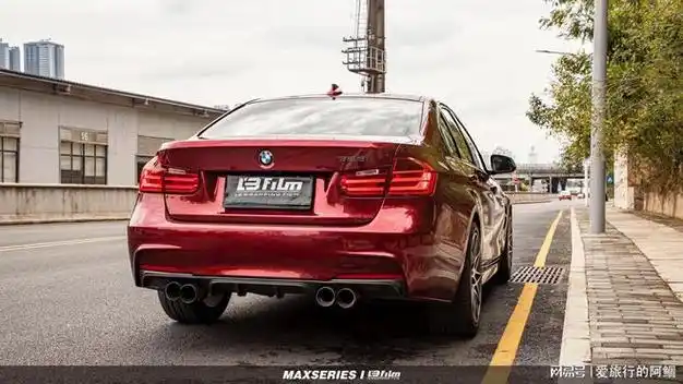宝马328ilb液态金属龙血红改色膜浓郁饱满的红色调