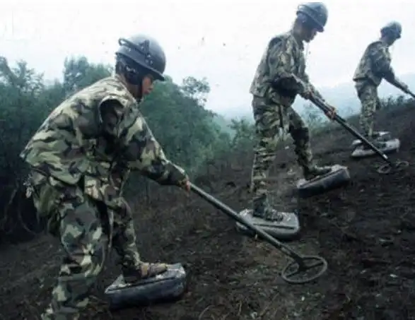 中国地雷村地下埋有100万颗地雷特种兵都不敢随意踏入