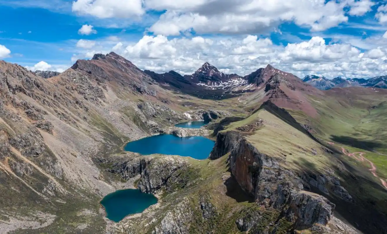 错通翠湖,一个隐藏在四川德格县的神秘景点.