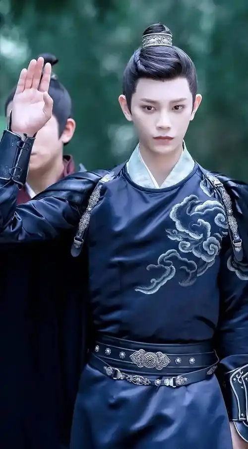 古装剧中男明星全束发vs披发 造型大盘点—谁才是你心中的绝世美男