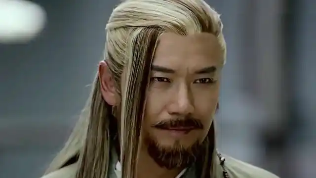 历版本霸气倜傥东邪黄药师苗侨伟饰演,超越经典没人反对吧?