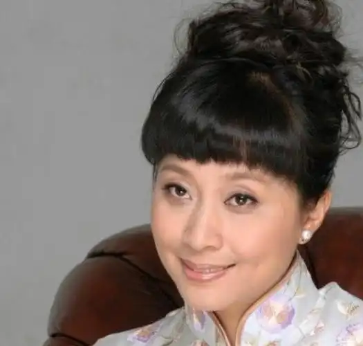 她曾是春晚的常青树前夫离去用5年时间疗伤47岁邂逅同行