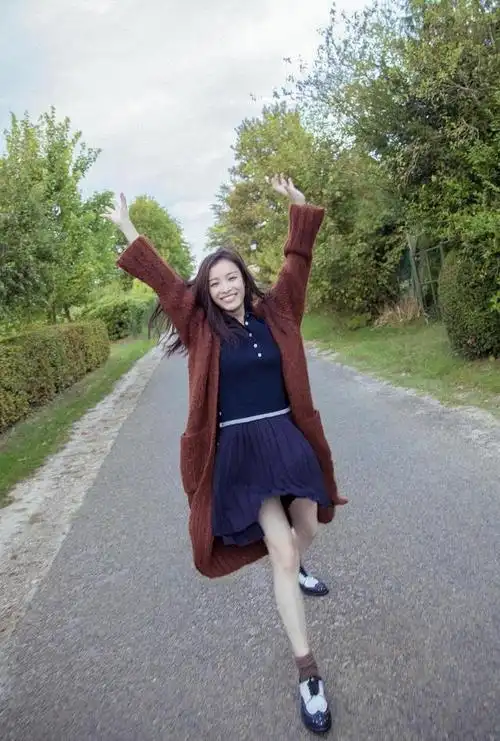 时尚女王倪妮教科书式穿搭学会这几招街拍轻松更有范儿