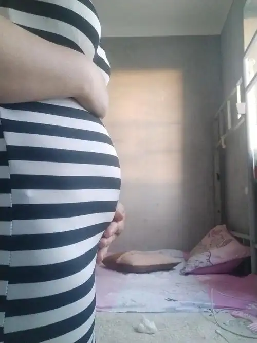 怀孕七周,肚子显得特别大