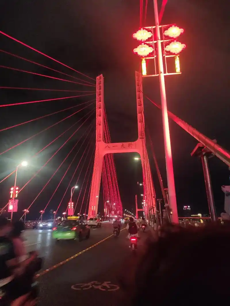 这个夏天 #南昌#秋水广场 #只有照片能记录这份珍贵 芜湖 - 抖音