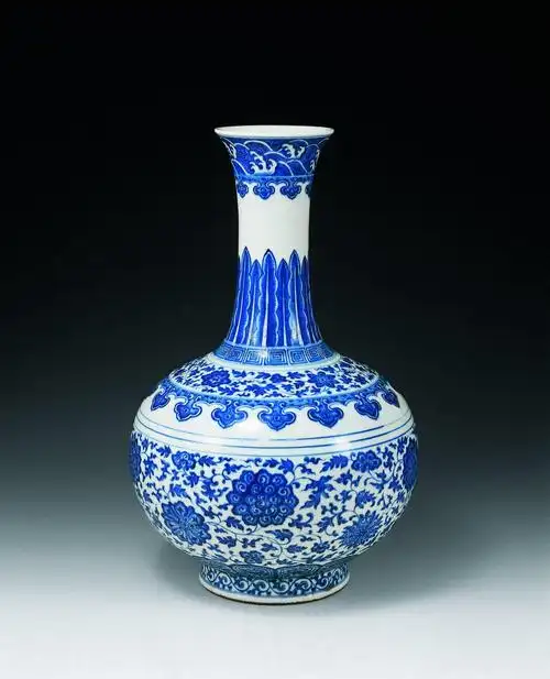 【清乾隆 青花缠枝花卉赏瓶】拍卖品_图片_价格_鉴赏_清代青花瓷器