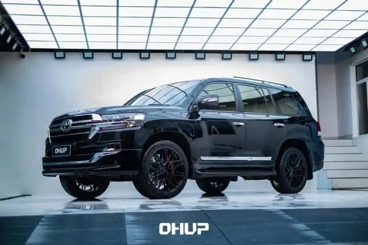 一眼就感觉男子汉的车丰田陆巡巨物改装