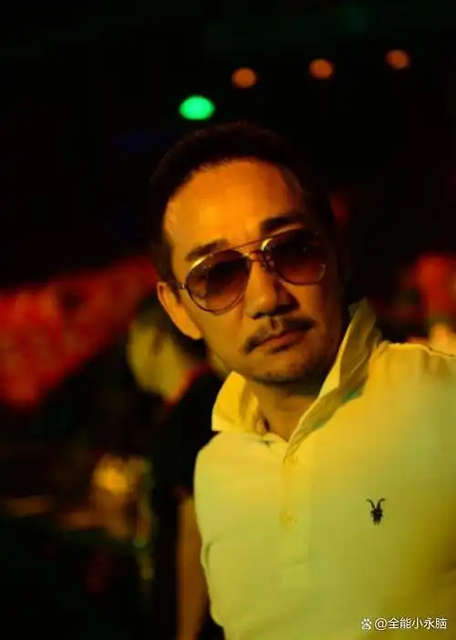 金武林这种直截了当的评价与其他两位形成了明显的鲜明对比.