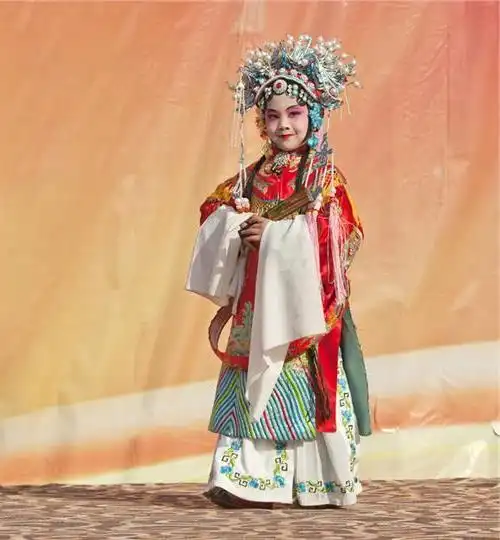 5岁小男旦巴特尔惊艳全场