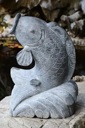 鲤鱼石雕