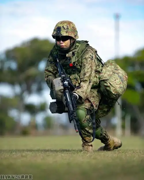 日本陆上自卫队赴澳大利亚演习 无后坐力炮组伴随步兵班进攻