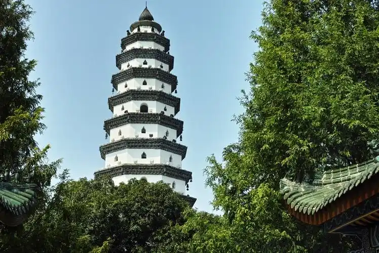 阆中白塔