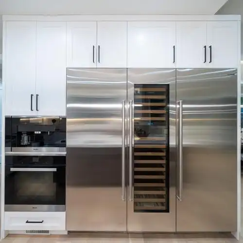 built-in一体式sub-zero牌冰箱,藏酒柜,冷藏柜; meile牌快速烤箱,自动