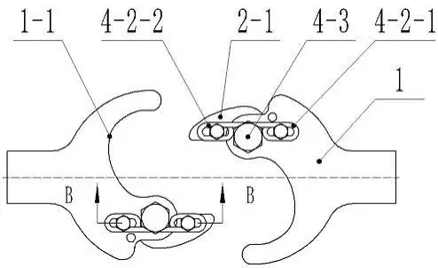 一种回转臂可自动复位的火车钩的制作方法