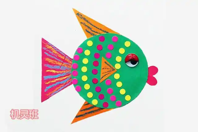 环保手工:瓶盖变废为宝制作漂亮的小鱼挂饰(步骤图解)