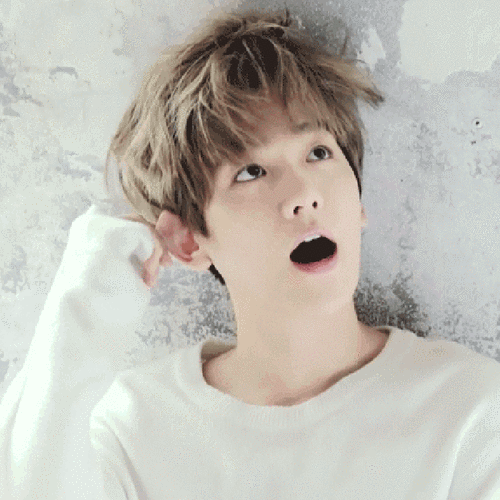 边伯贤gif帅气gif闭眼gif可爱gif