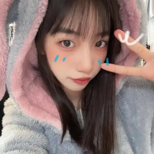 我悟了睡衣自拍加涂鸦笔真的太可爱了