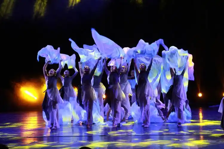 原创舞蹈《天空的颜色》剧照