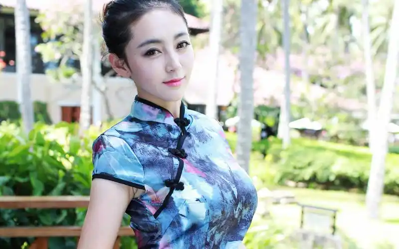 夏茉gigi旗袍写真桌面壁纸下载3_美女壁纸_壁纸下载_美桌网