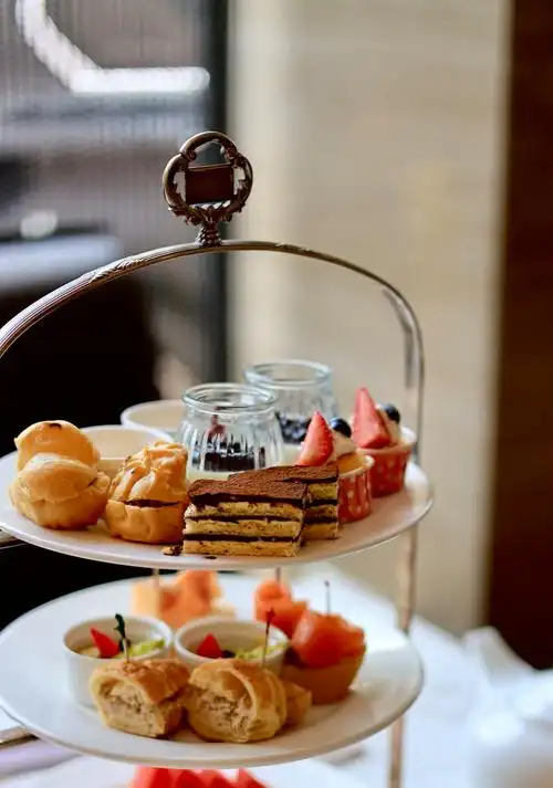 朋友相约,去贵都大酒店吃下午茶,酒店的位